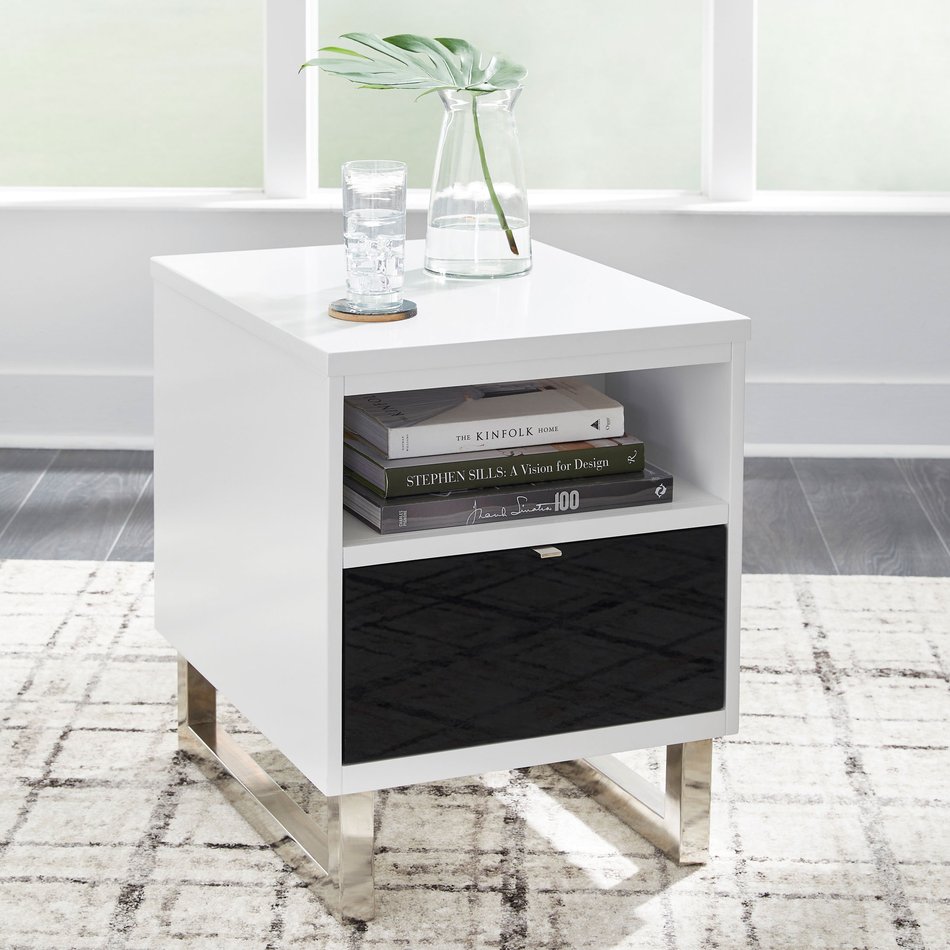 Gardoni Chairside Table