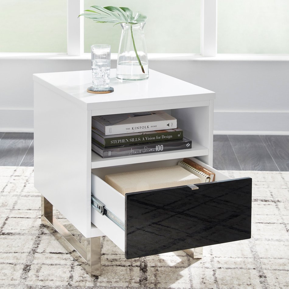Gardoni Chairside Table