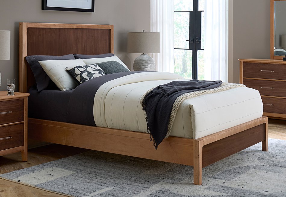 NordHaven Queen Panel Bed