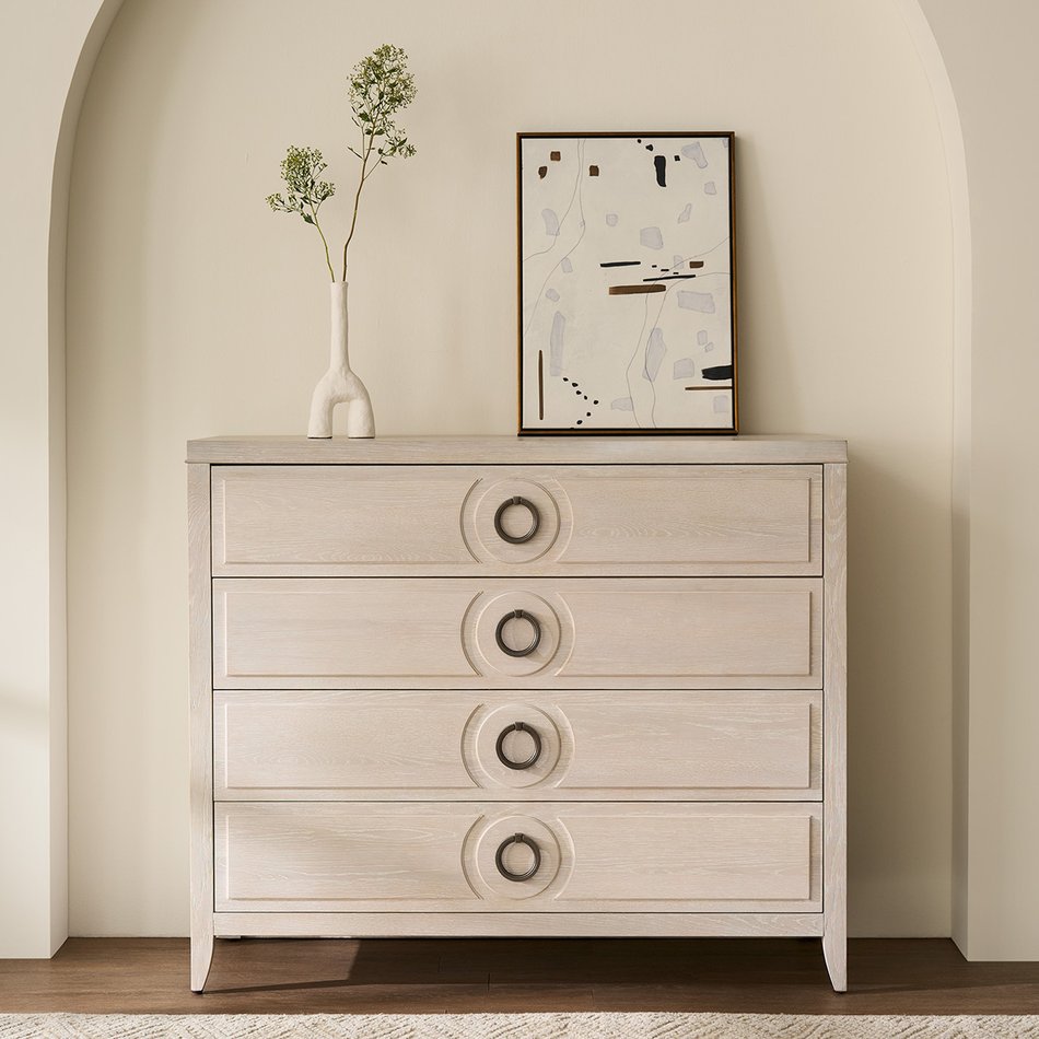Avaline Chest