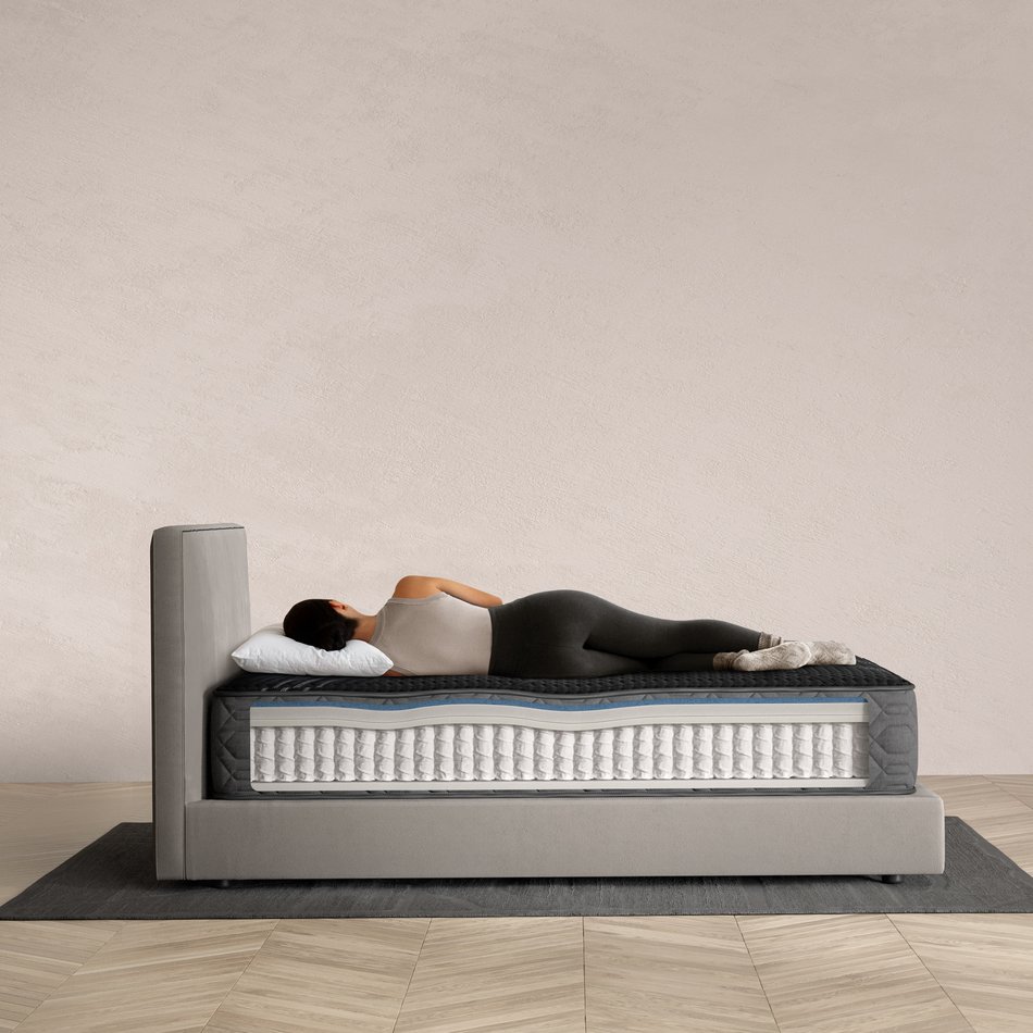 Beautyrest Black Hybrid Series One Hybrid Firm Full Mattress