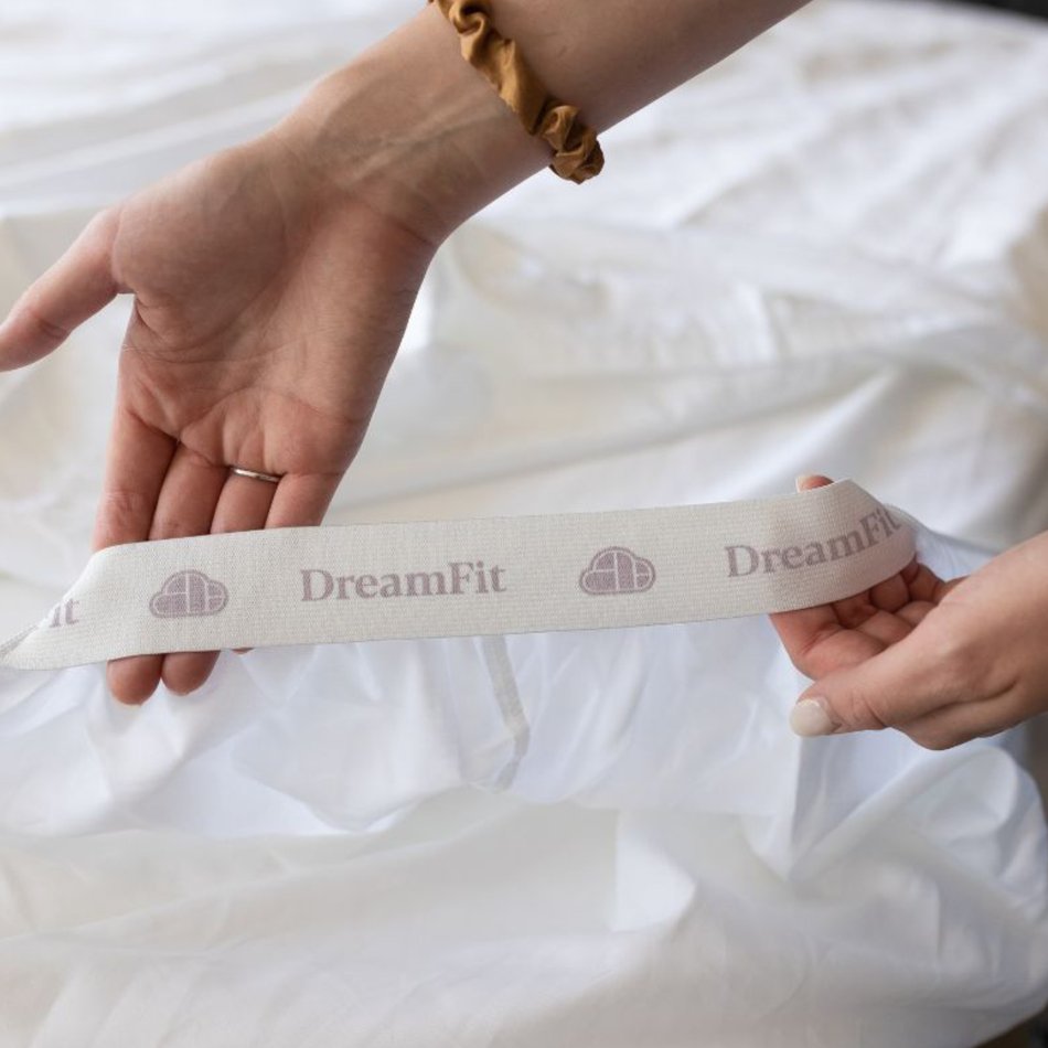 DreamFit StaDry Twin Xl White Sheet Set